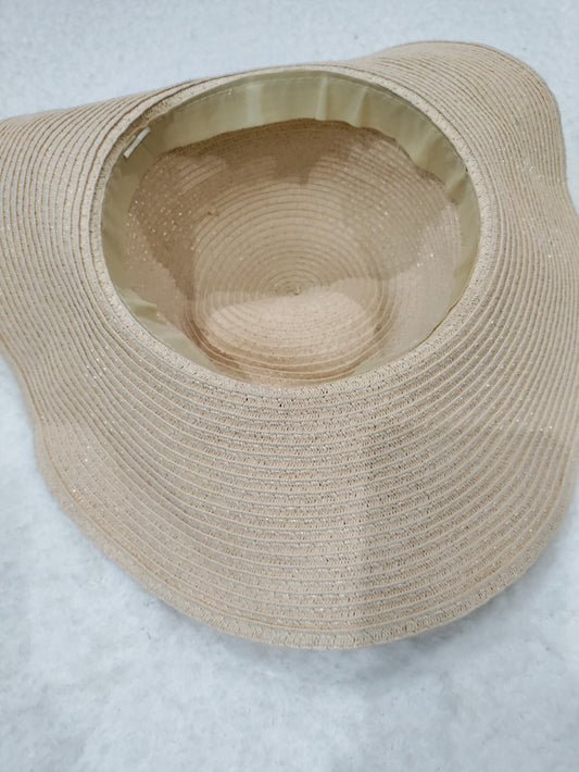 Straw beach hat