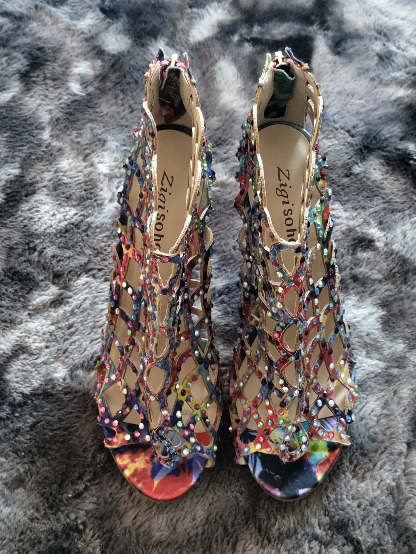 Zigi Soho ankle heels