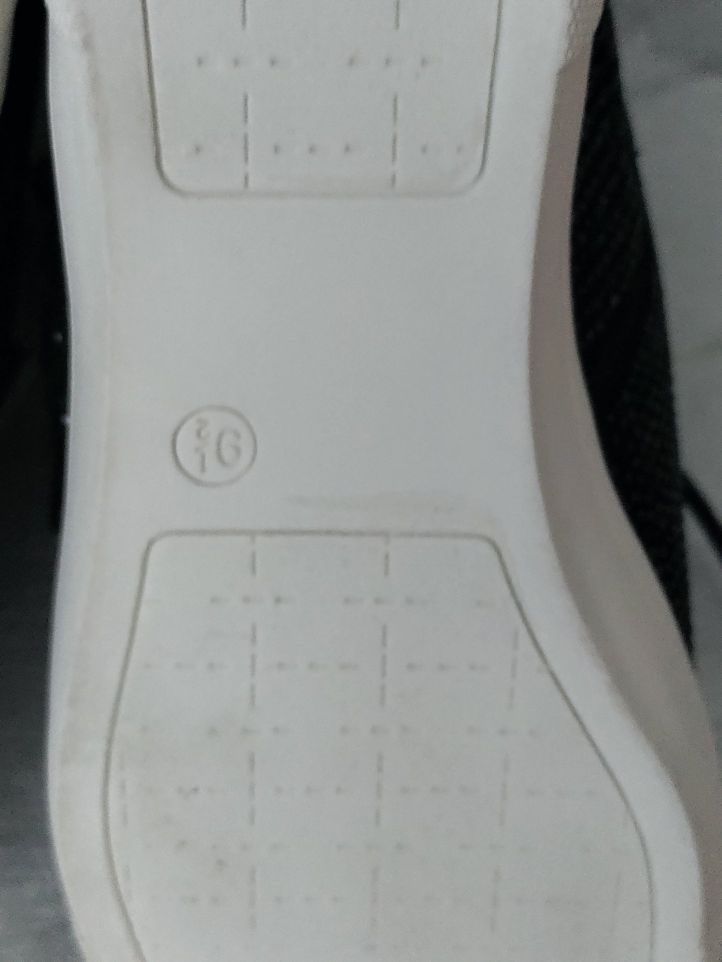 Thalia Sodi Sneakers