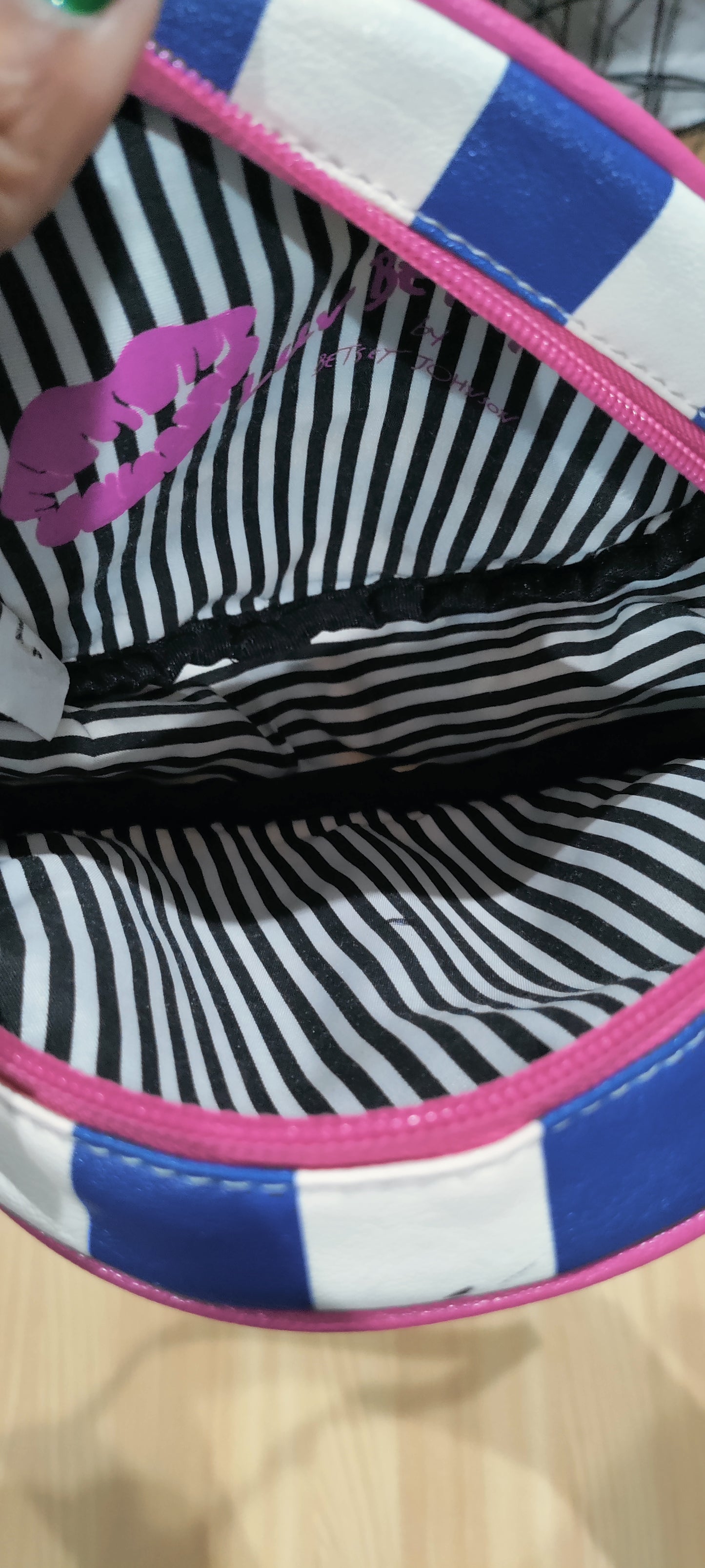 Crossbody face handbag