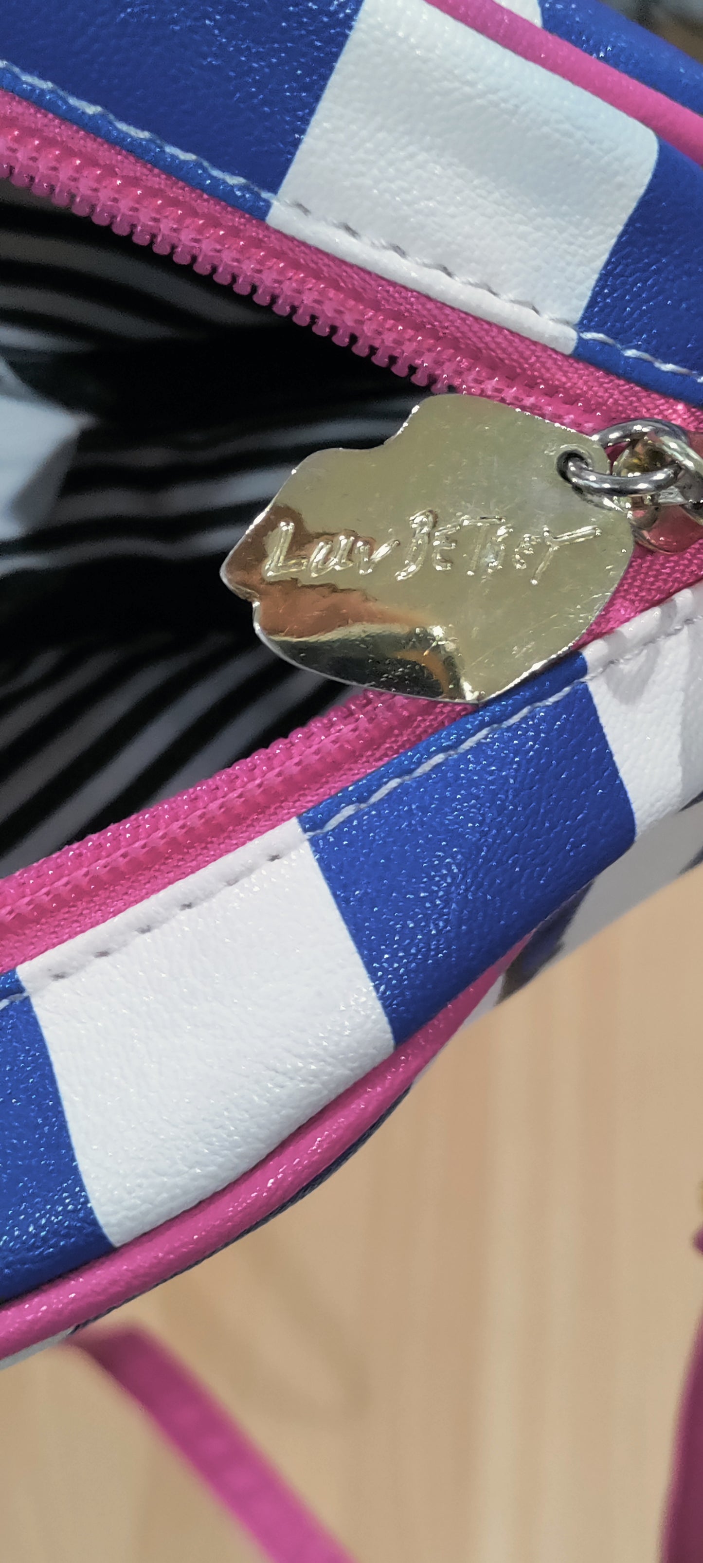 Crossbody face handbag