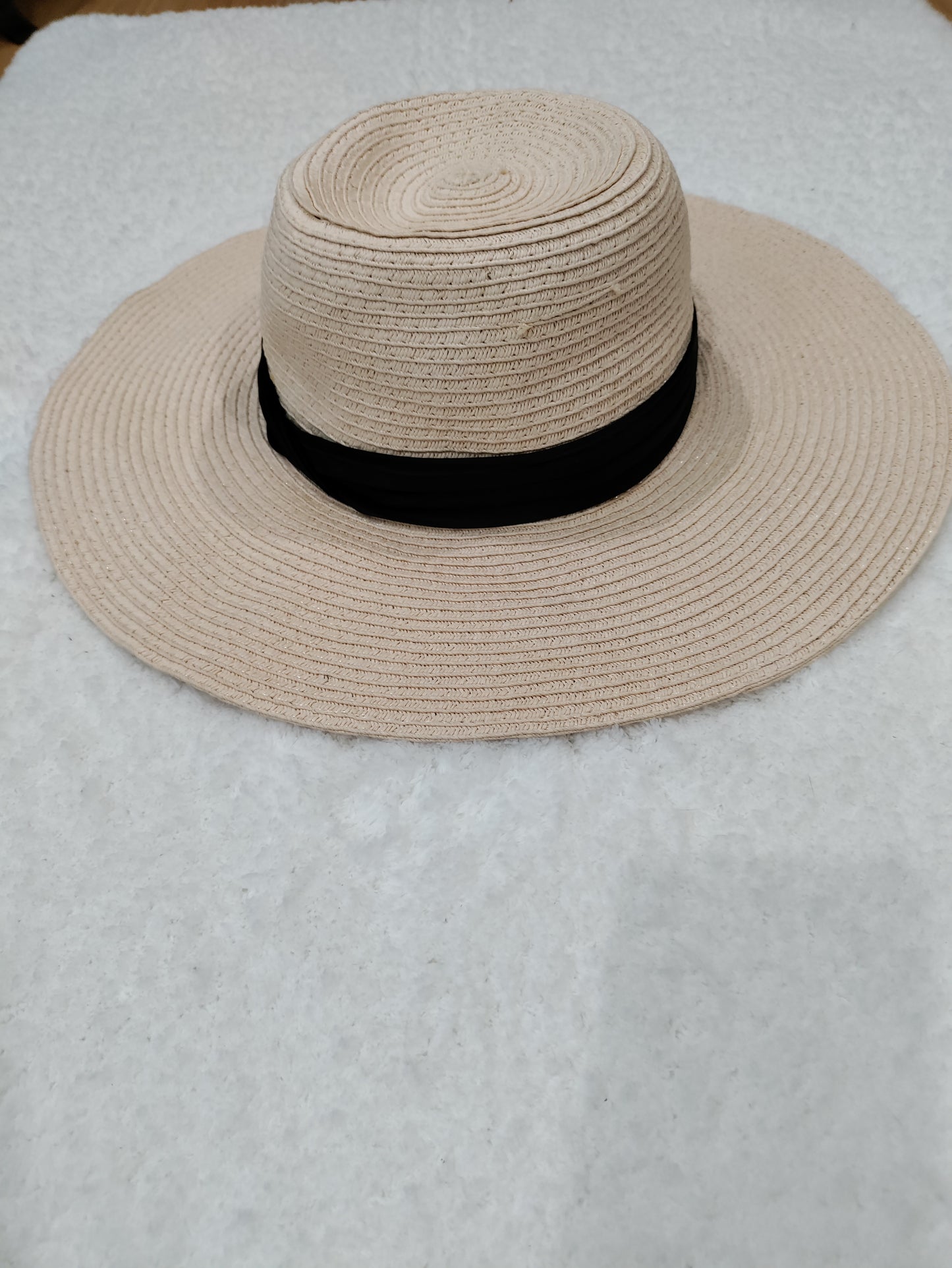 Straw beach hat